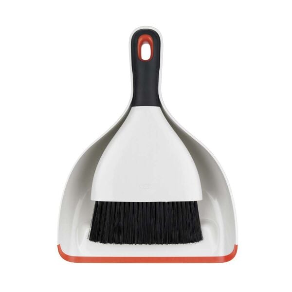 Dustpan & Brush Set D7