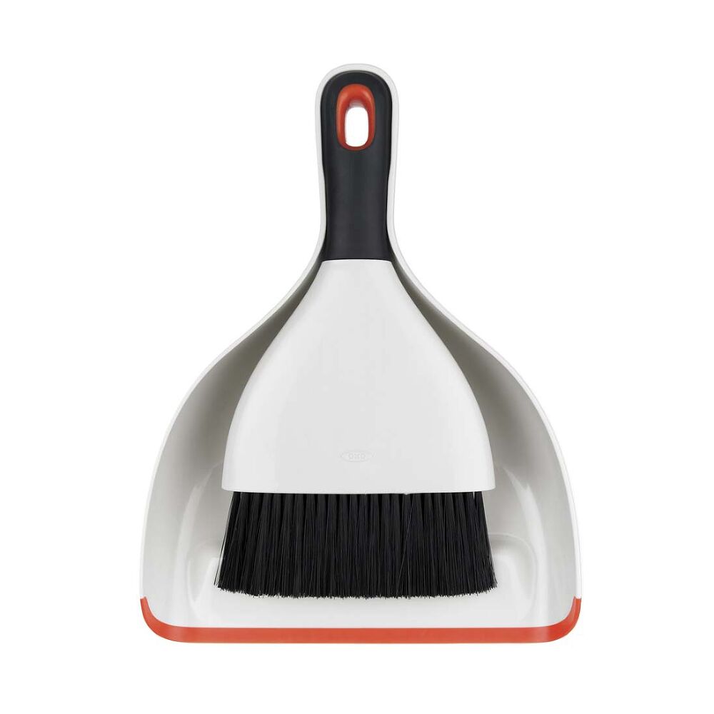 Dustpan & Brush Set D7