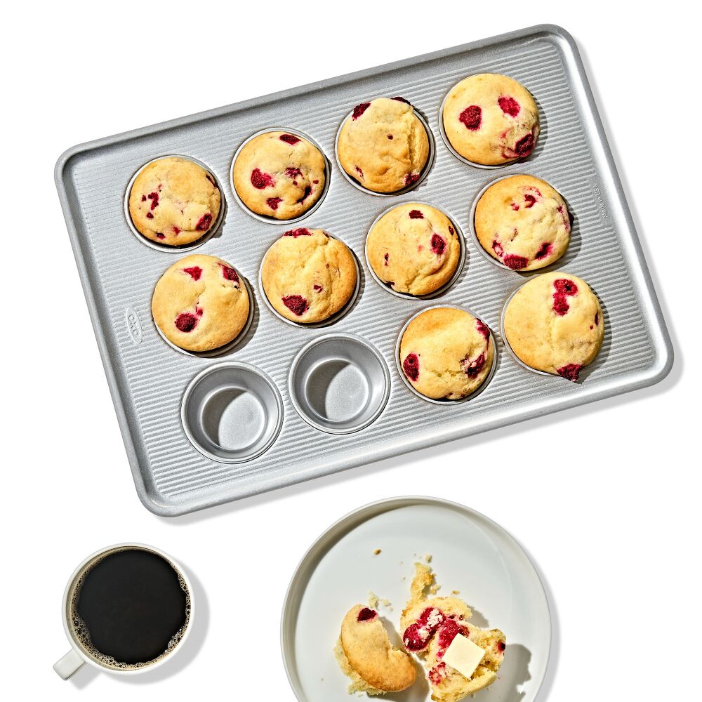 Nonstick Pro Clear Coated 12 Cup Muffin Pan H8