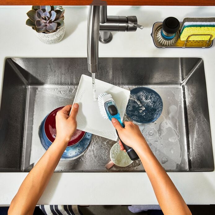 Soap Dispensing Dish Brush W3