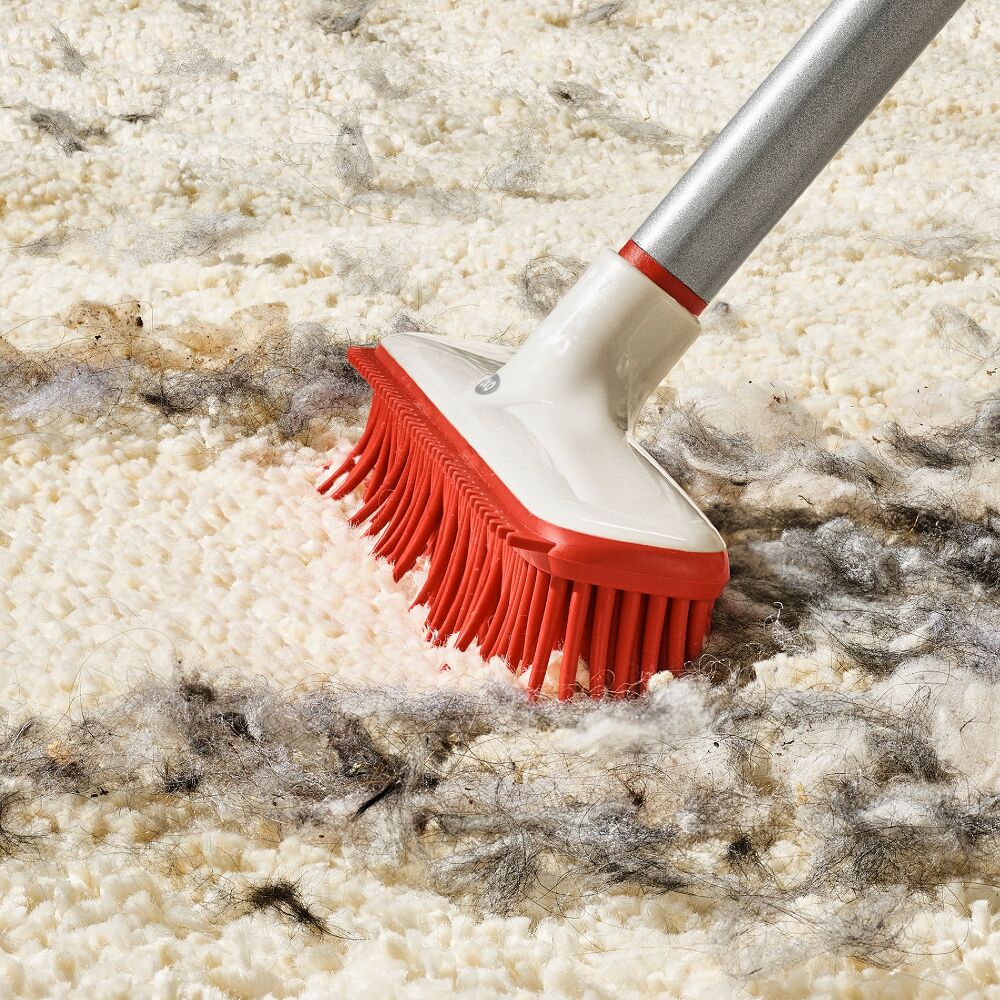 OXO Good Grips Fur Broom L3