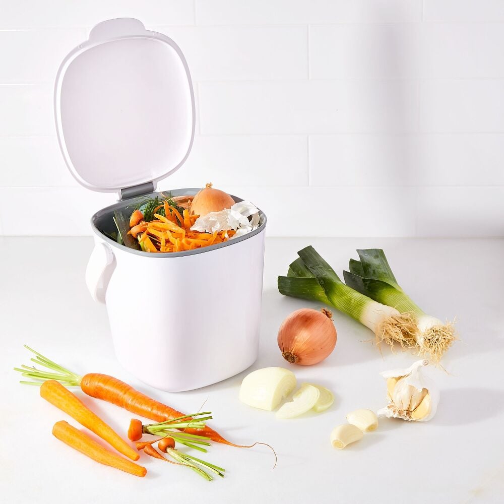 Easy-Clean Compost Bin - 0.75 Gal M3