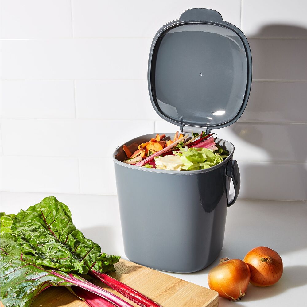 Easy-Clean Compost Bin - 0.75 Gal M3