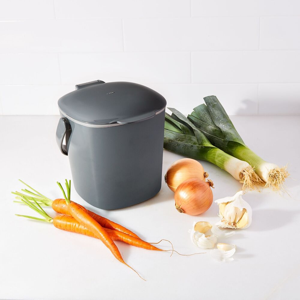 Easy-Clean Compost Bin - 0.75 Gal M3