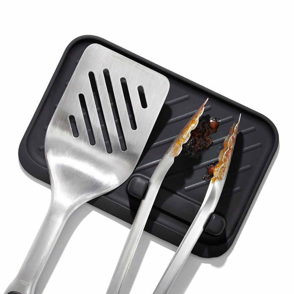 OXO Good Grips Grilling Turner and Tongs Set O4