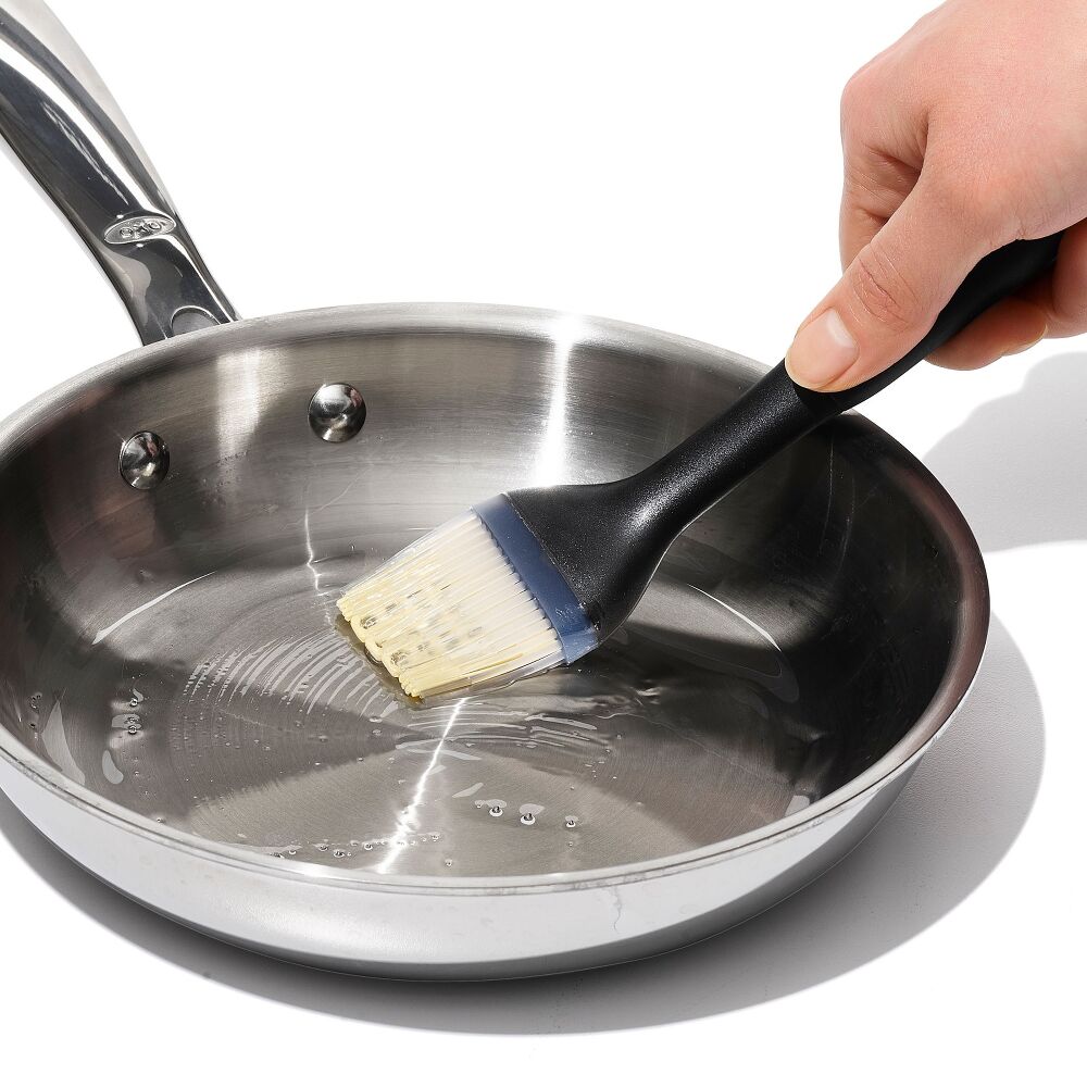 OXO Good Grips Silicone Pastry Brush R3