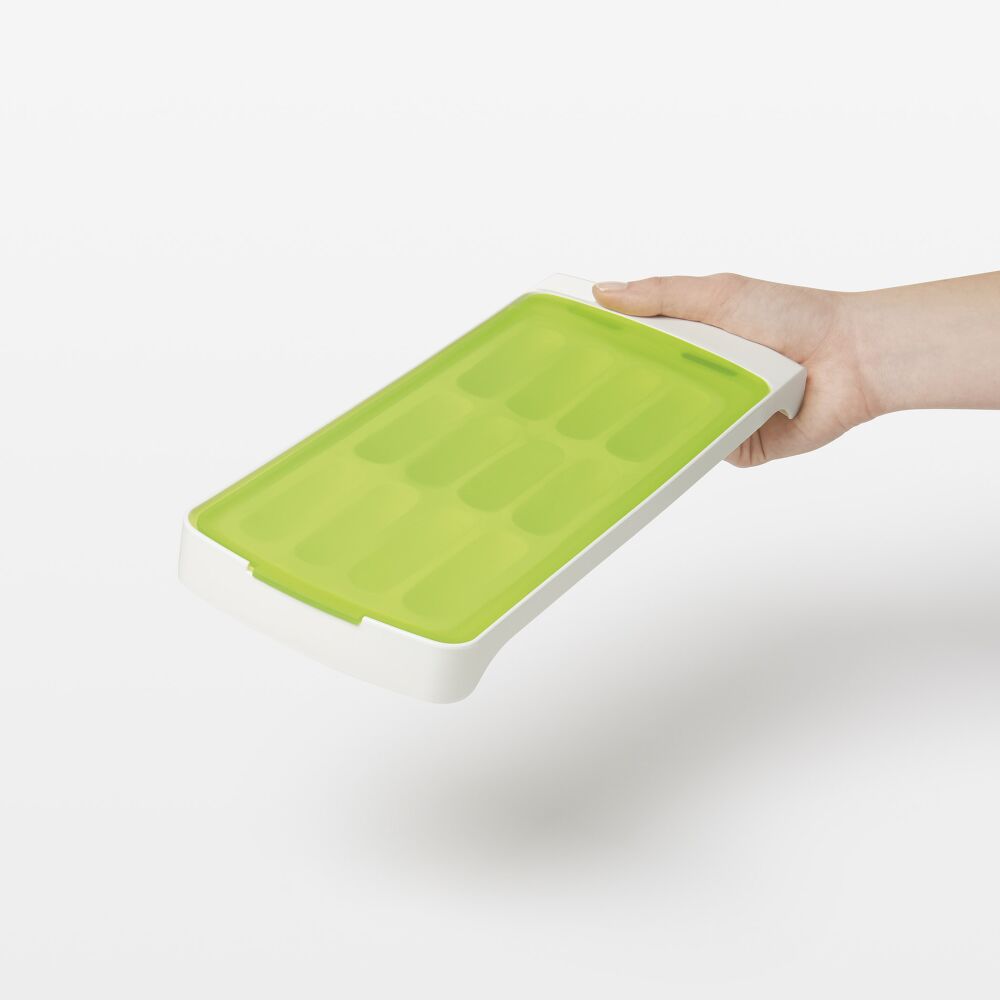 No-Spill Ice Stick Tray Z3