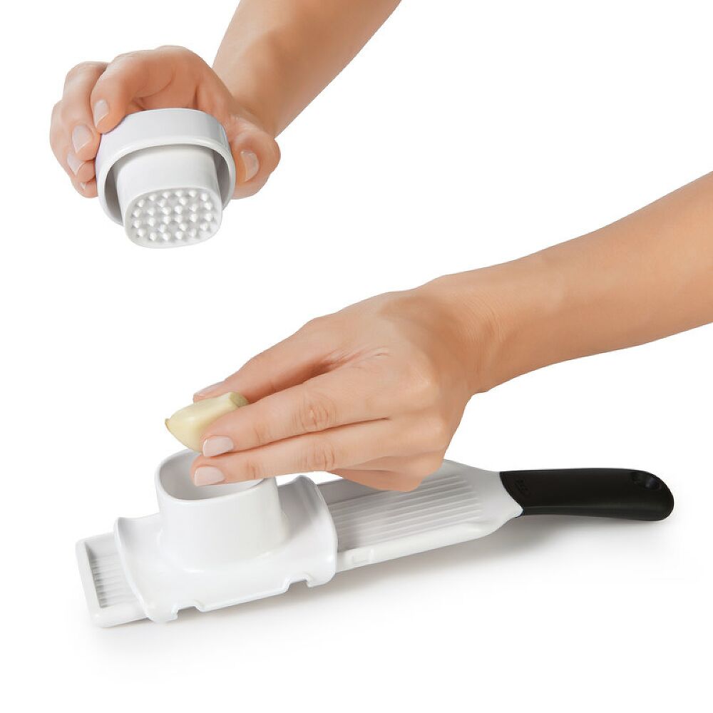 OXO Good Grips Garlic Slicer S8