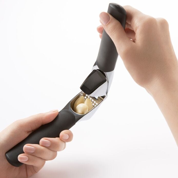 Garlic Press C8