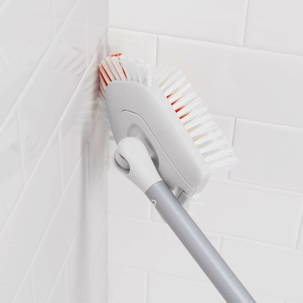 Extendable Tub & Tile Brush W3