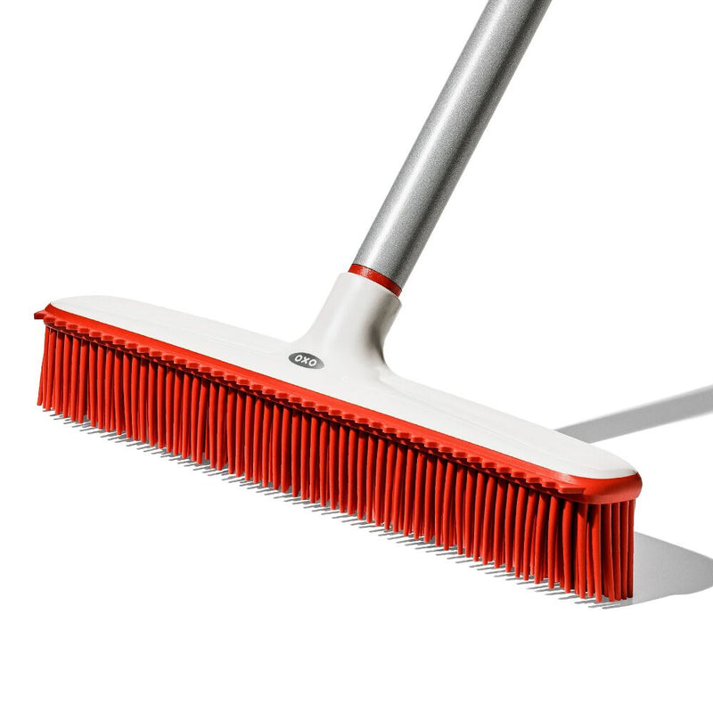 OXO Good Grips Fur Broom L3