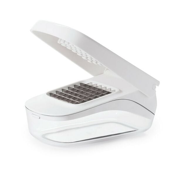 Vegetable Chopper with Easy-Pour Opening T3